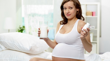 妊婦が一日に必要なカルシウムの量とは？