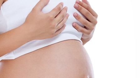 妊娠中期から後期にかけて胸が張る理由