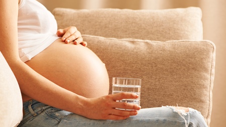 妊娠後期～臨月の胃痛は何が原因？