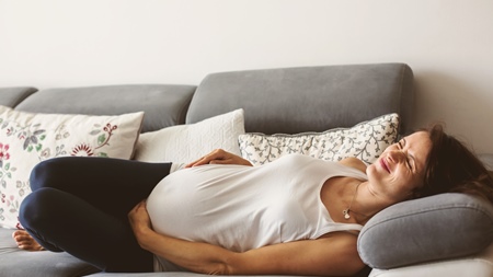 妊娠中期の腹痛の症状について