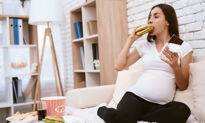 妊娠中食べ過ぎるときに知っておきたいこと 予防 症状 原因 対処方法 注意点は など