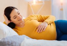 胎動が頻繁に感じるときに知っておきたいこと 頻度は 中期 後期 臨月　　症状　原因　対処方法　など