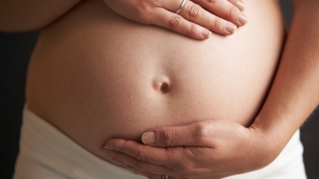 妊娠中期の胎動について