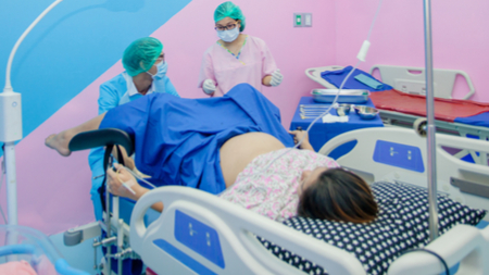 分娩による安産の見方　正常分娩と異常分娩