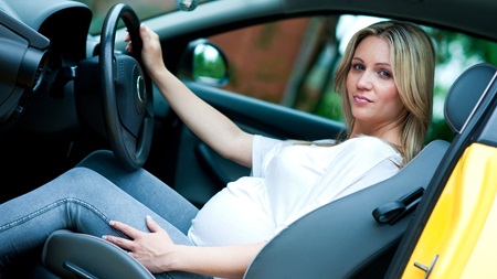 妊娠中の妊婦が車を運転する時に気をつけること！いつまでいいの？01