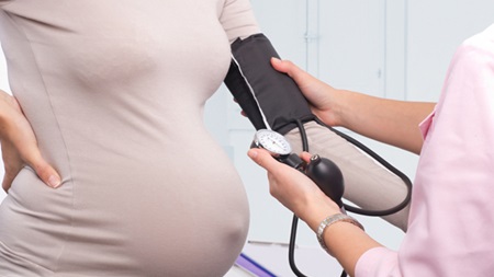妊娠高血圧症候群に注意